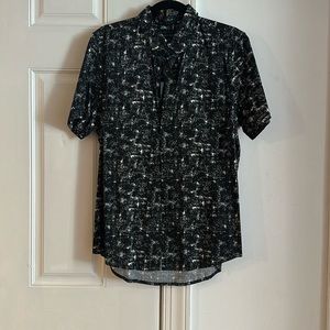 Short sleeve, black-and-white, graphic button-down